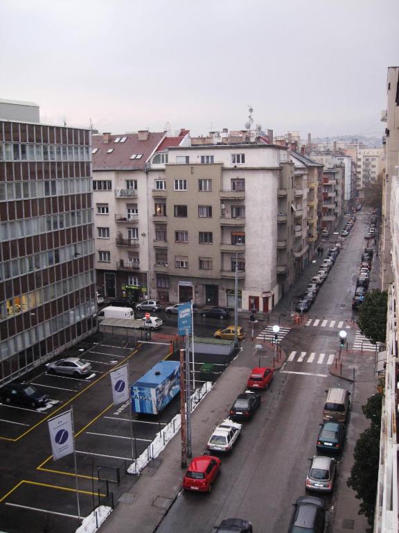 Apartments Leslie Budapest Bagian luar foto