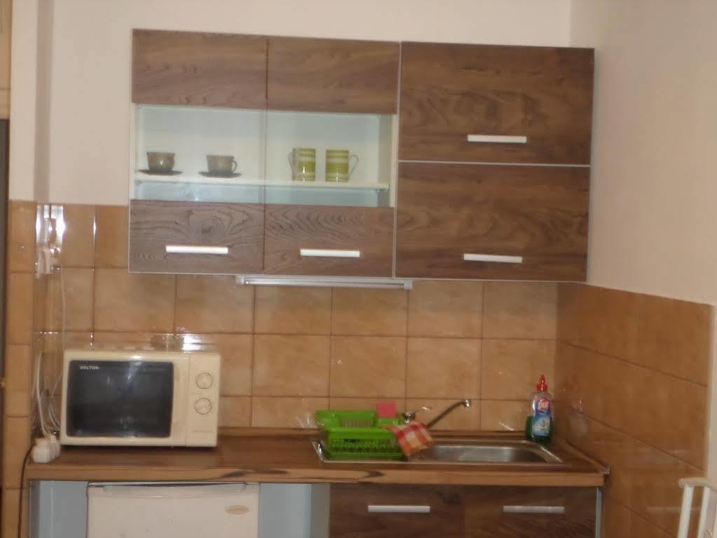 Apartments Leslie Budapest Bagian luar foto
