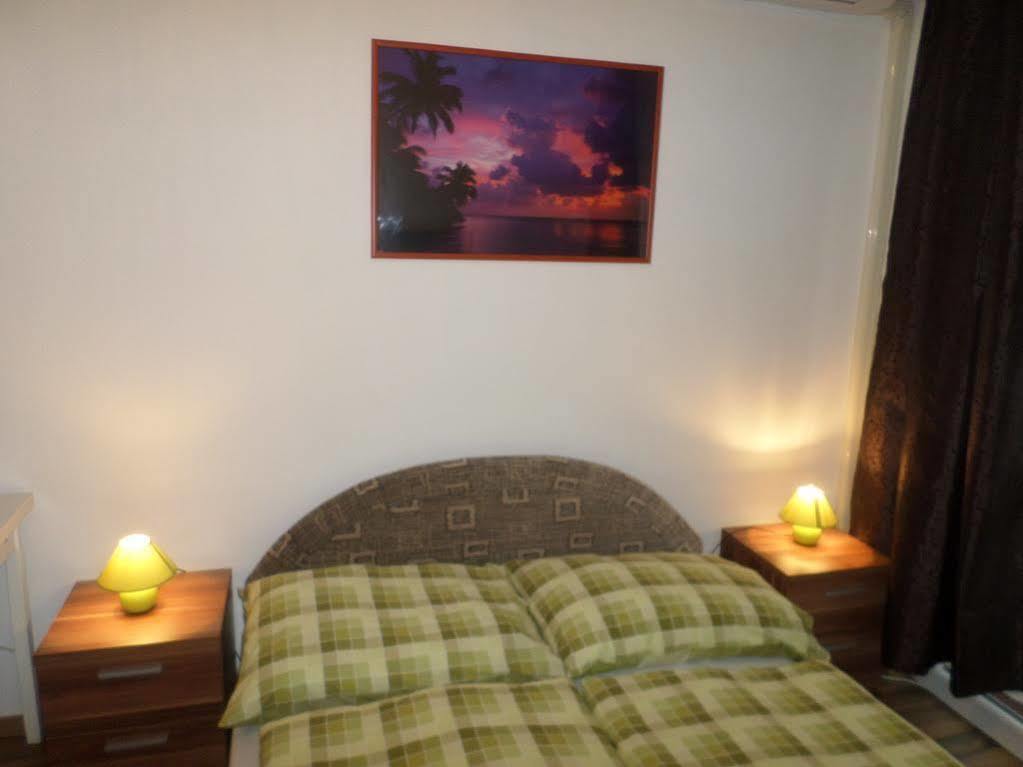 Apartments Leslie Budapest Bagian luar foto