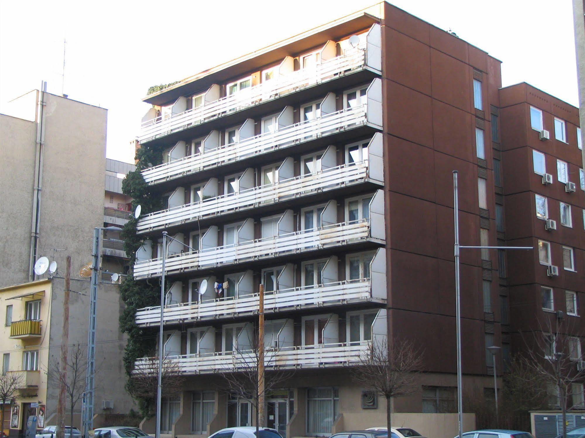 Apartments Leslie Budapest Bagian luar foto