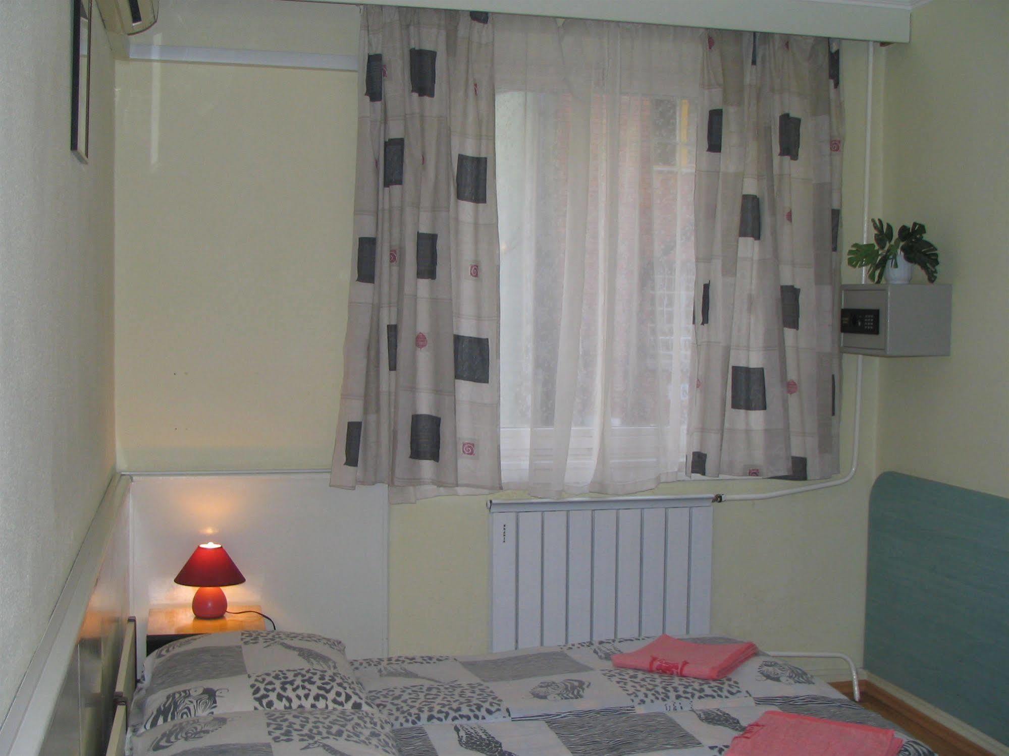 Apartments Leslie Budapest Bagian luar foto