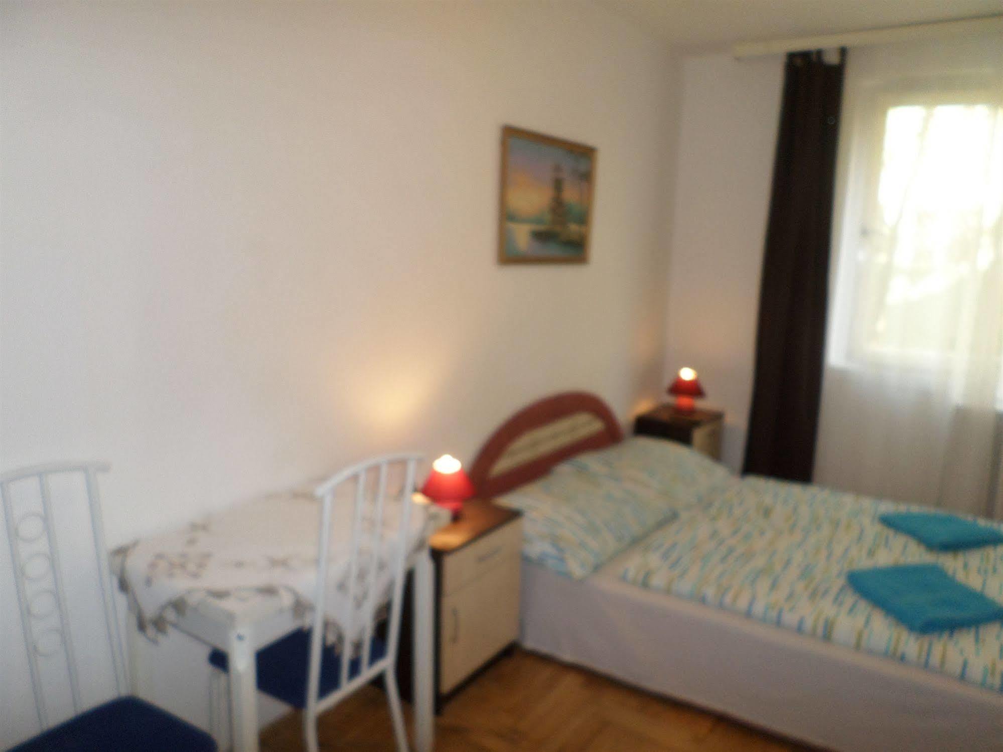 Apartments Leslie Budapest Bagian luar foto